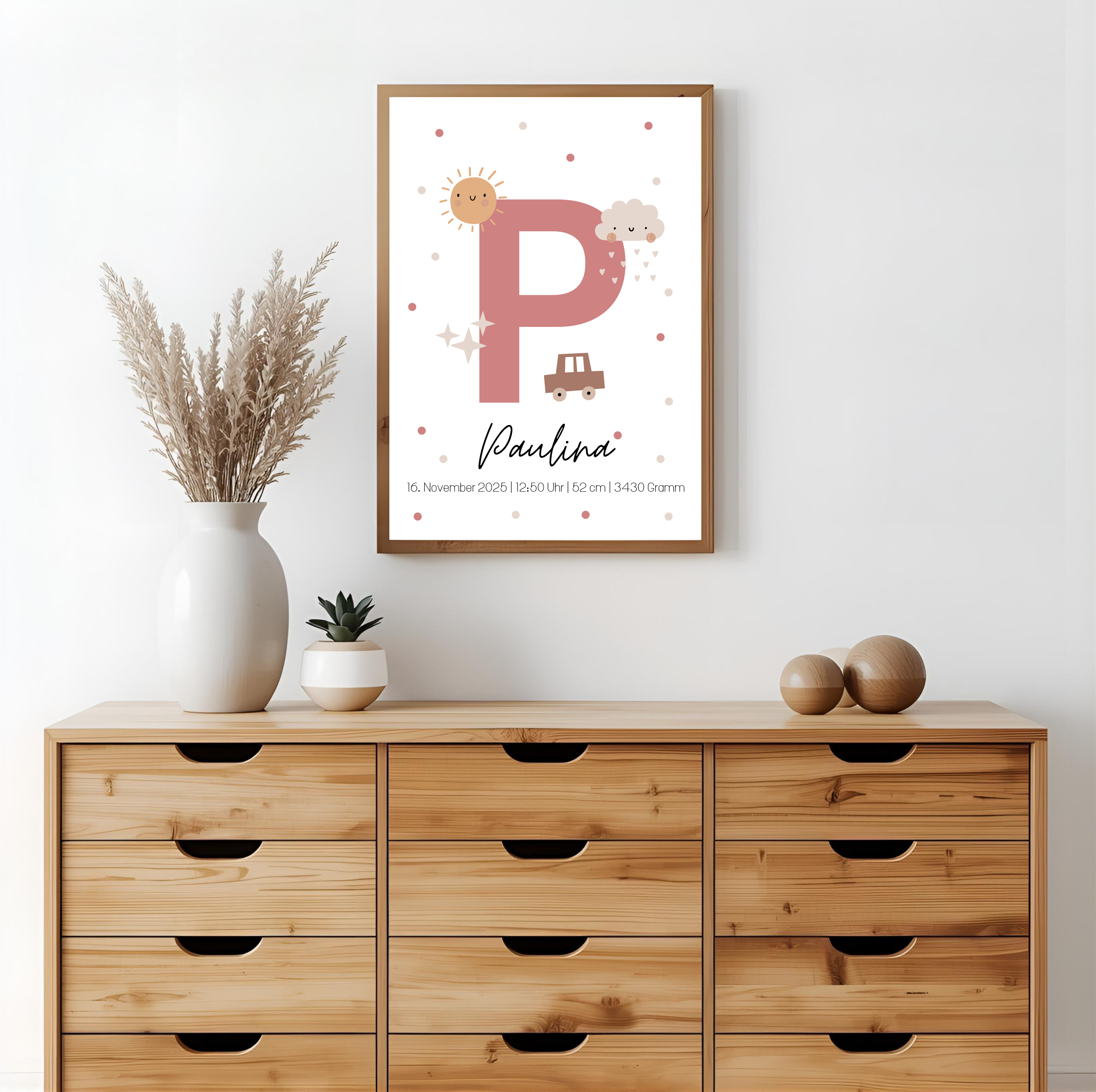 Geburtsposter personalisiert mit Namen, Buchstabe und Geburtsdaten als PDF Datei, ausgedruckt in A4 oder mit Premium Bilderrahmen